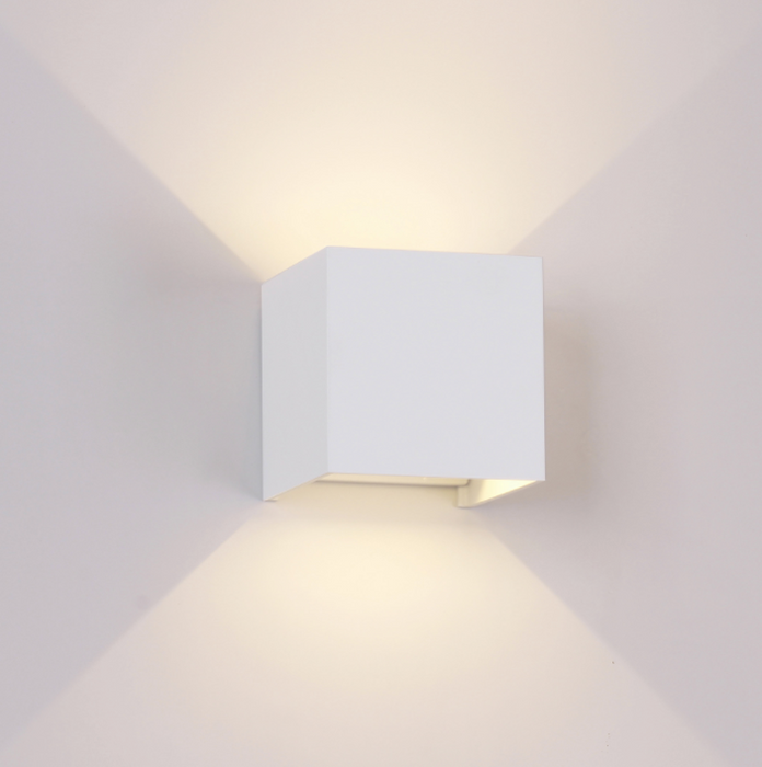 Windle Square Wall Light - Exclusive Lighting Ltd