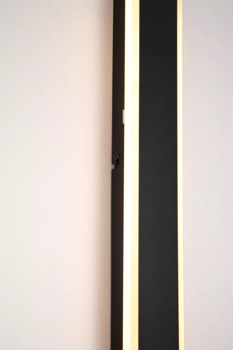 Toronto Square Edge IP65 Wall Light 💧