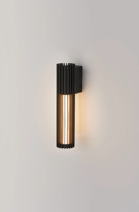 Matthias Single Wall Light💧