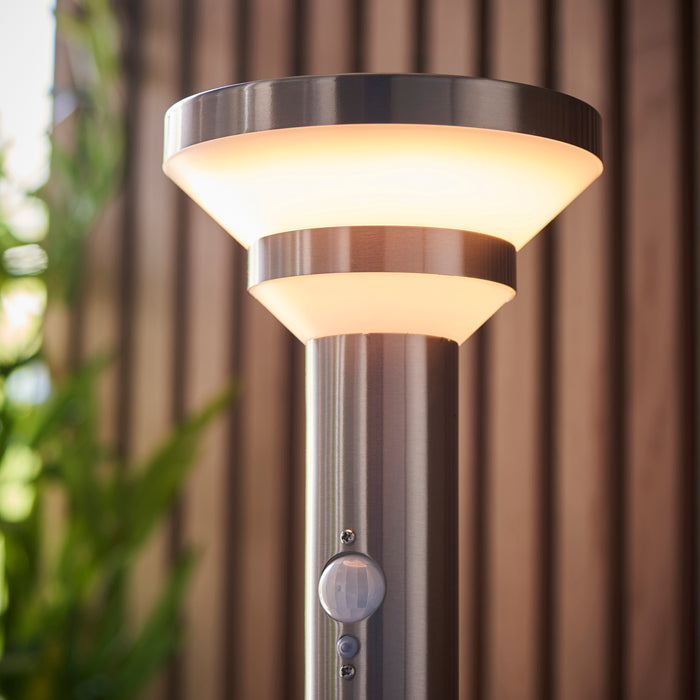 Barkley Solar Post Light - Exclusive Lighting Ltd