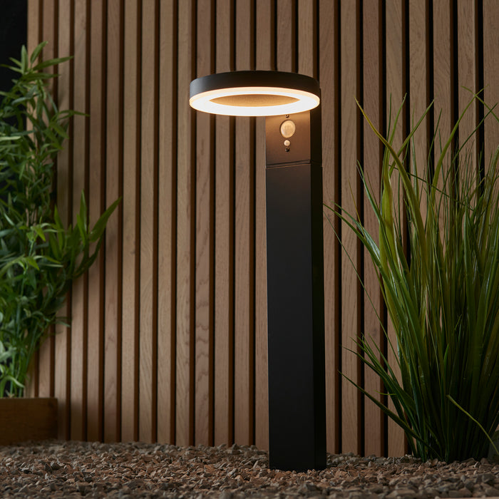 Clayton Solar Post Light - Exclusive Lighting Ltd